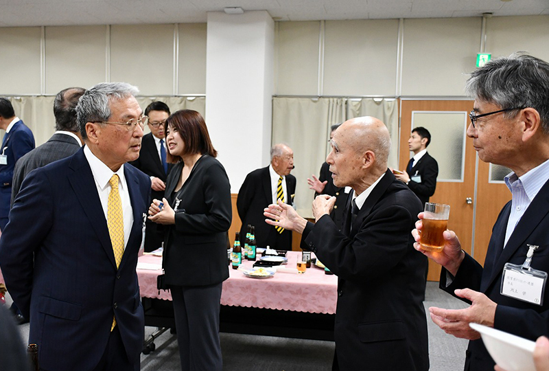 懇親会の様子