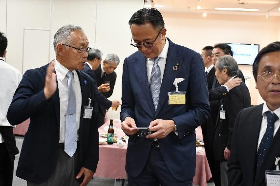 懇親会の様子